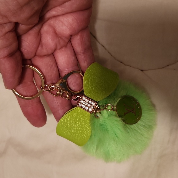 LOUIS VUITTON TRUNKS AND BAG CHARM - Picture 2 of 2